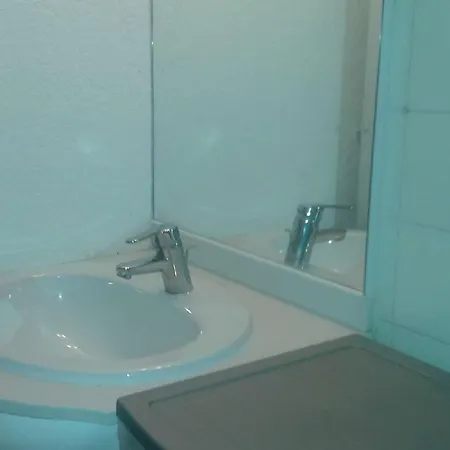 Calme Avec Loggia, A 600m De La Et Proche Commerces - Fr-1-328-93