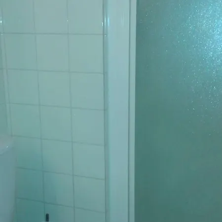 Calme Avec Loggia, A 600m De La Et Proche Commerces - Fr-1-328-93 Apartment