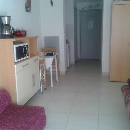 Calme Avec Loggia, A 600m De La Et Proche Commerces - Fr-1-328-93 Apartment *