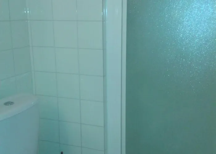 Calme Avec Loggia, A 600m De La Et Proche Commerces - Fr-1-328-93 Appartement